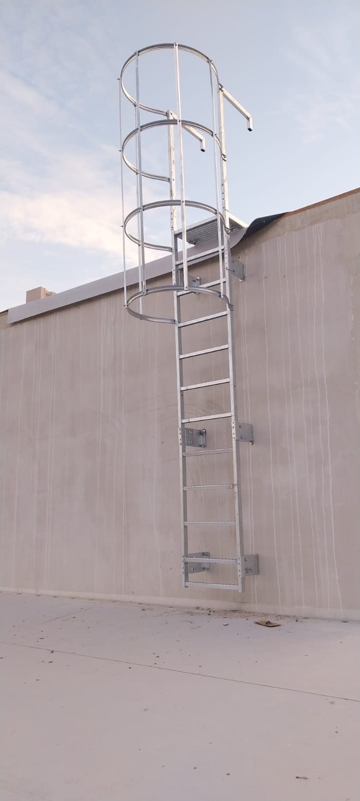 Drabiny ewakuacyjne, polski producent